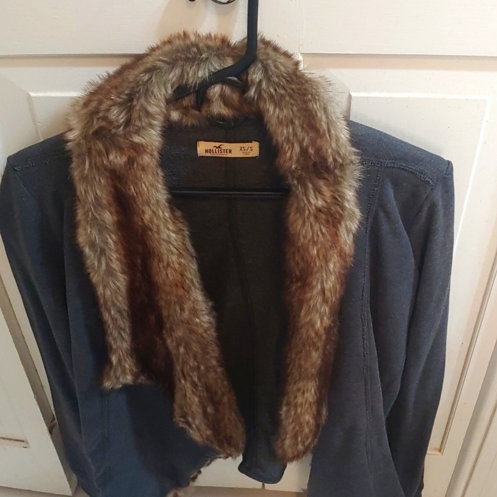 Hollister Cardigan W/ Fur Trim
